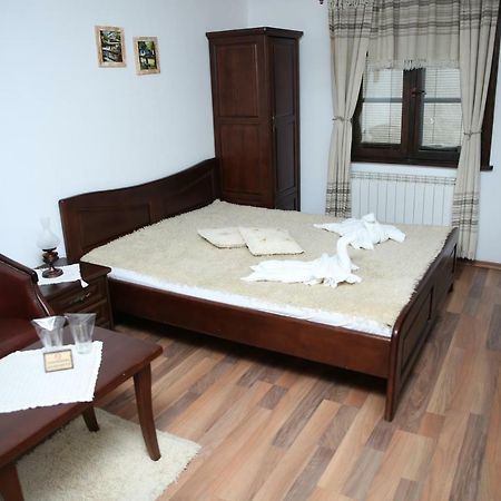 Oazis Guesthouse Łowecz Zewnętrze zdjęcie