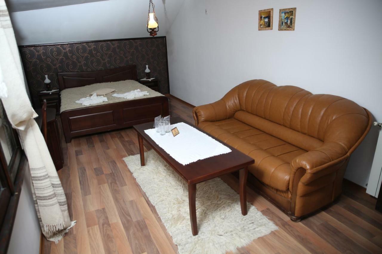 Oazis Guesthouse Łowecz Zewnętrze zdjęcie