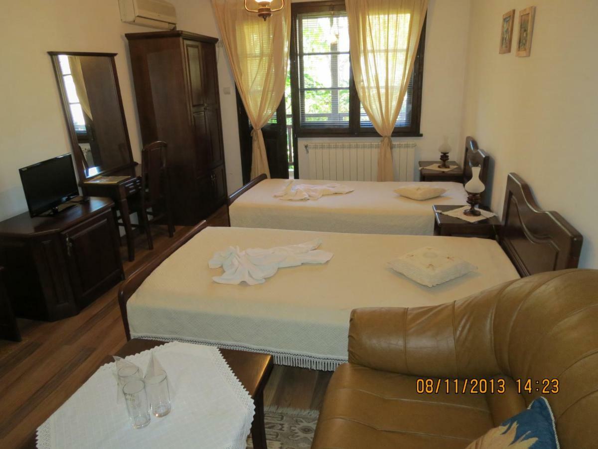 Oazis Guesthouse Łowecz Zewnętrze zdjęcie