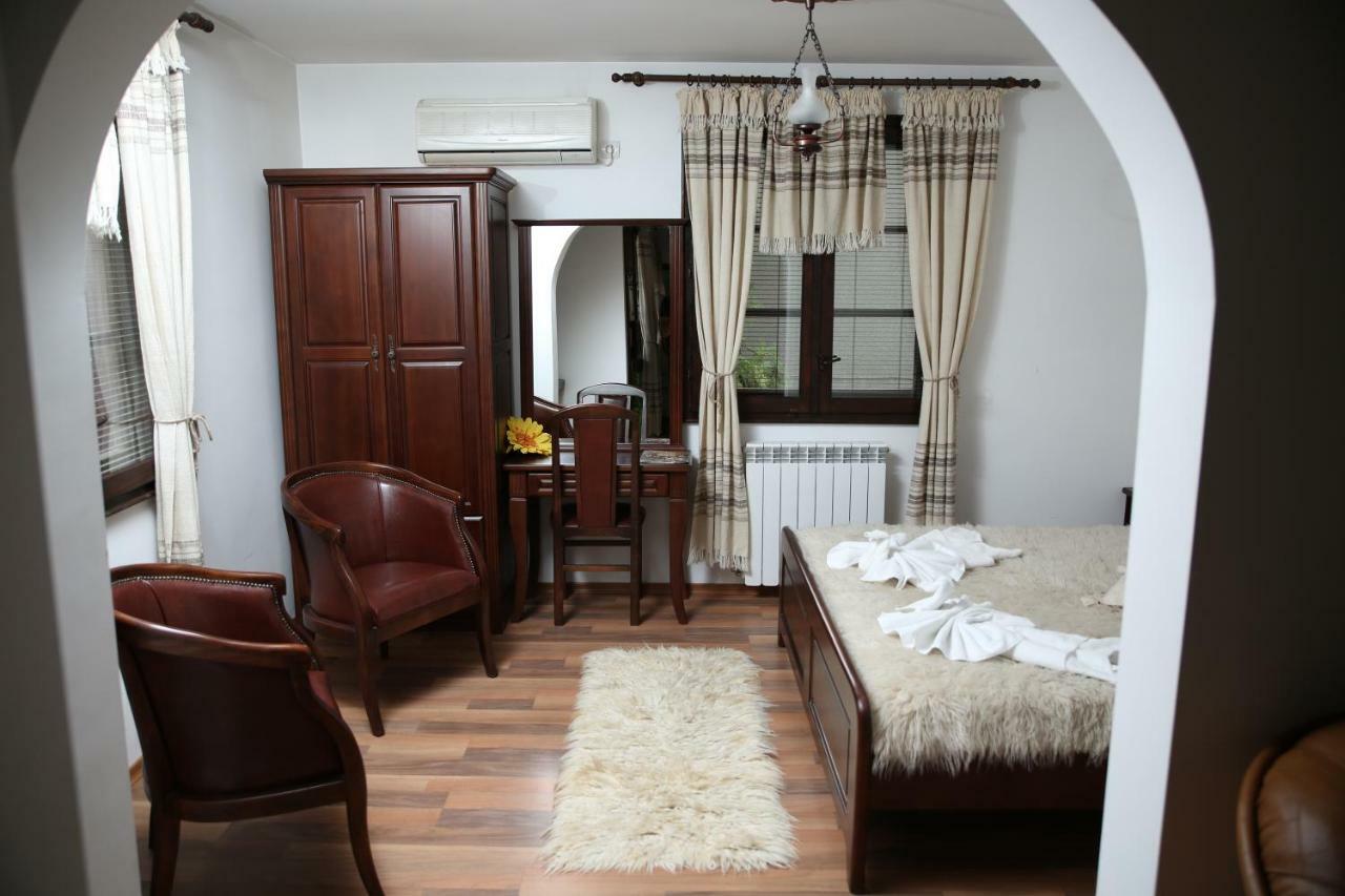 Oazis Guesthouse Łowecz Zewnętrze zdjęcie