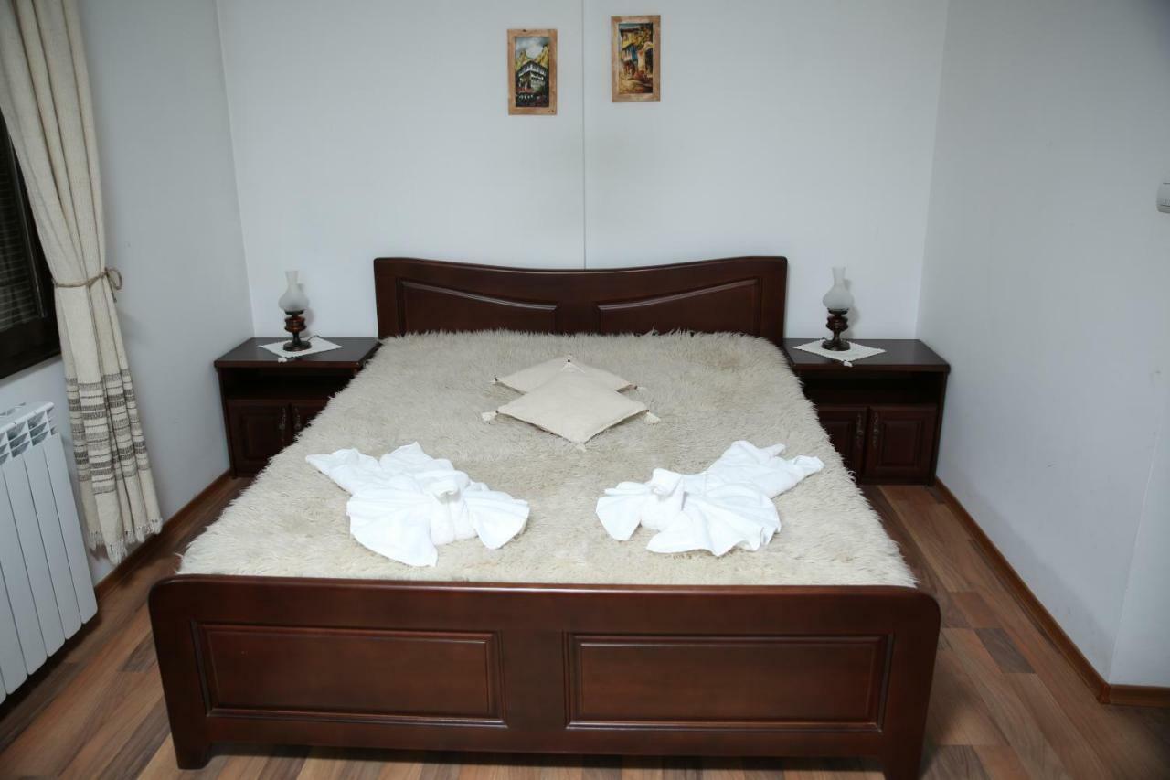 Oazis Guesthouse Łowecz Zewnętrze zdjęcie
