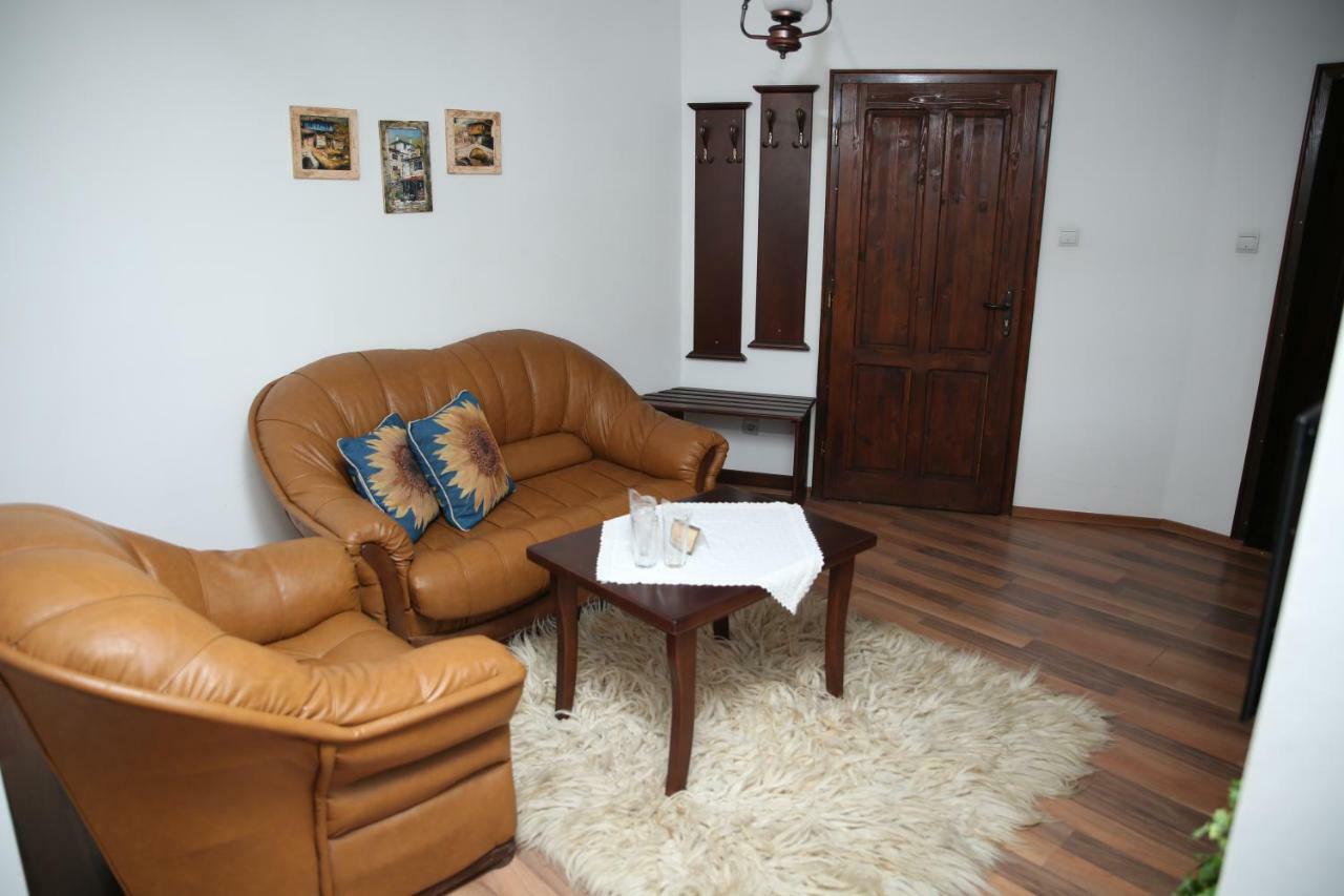 Oazis Guesthouse Łowecz Zewnętrze zdjęcie
