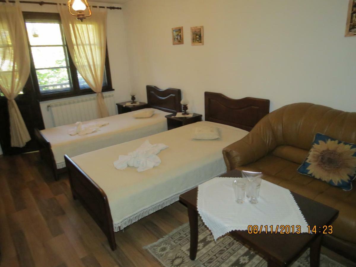Oazis Guesthouse Łowecz Zewnętrze zdjęcie